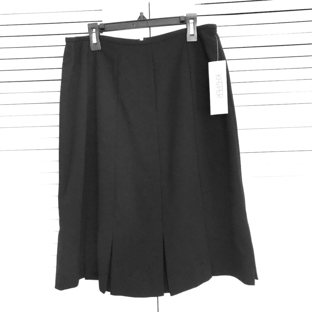 Little Black Skirt with Pleated Bottom